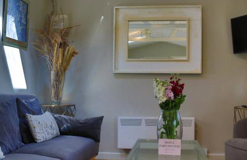 Treetops Lodge, Bantham, South Devon, a tranquil rural retreat - Foto 6