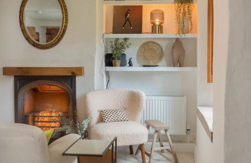 Beautiful Cottage nr Mendip Hills Private Parking - Photo 3