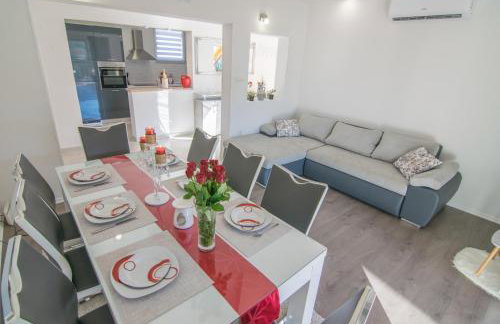 Villa Milena with heated pool and jacuzzi - Photo 34