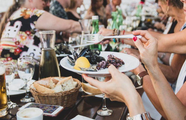 Explora la deliciosa gastronomía del centro de Dubrovnik - Tour de medio día - Foto 3
