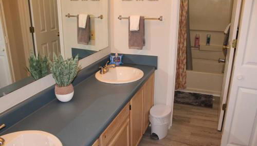 Cheerful 2-Bedroom, 2 bath with private parking - Foto 3