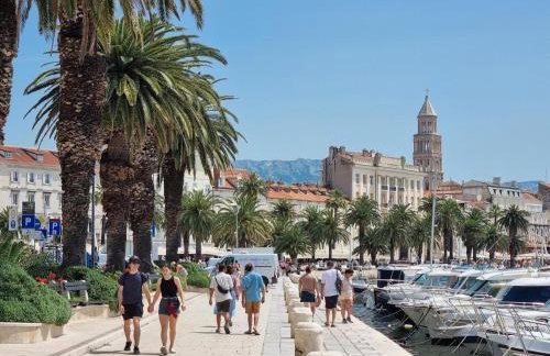 ANGEL BY THE SEA LUXE Apartment - Photo 43