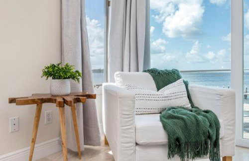 FEATURED ON HGTV'S MY LOTTERY DREAM HOME! Private dock, 15 minute boat ride to Crab Island, 20 minute drive to Destin, Pet Friendly - Foto 14