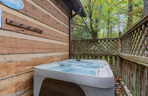 Little Bird Cabin by American Patriot Getaways - Foto 19