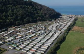 Experience Coastal Bliss in Our Modern 2019 Sea Viev 2 Bedroom static caravan at Clarach Bay Holiday Village! - Foto 21