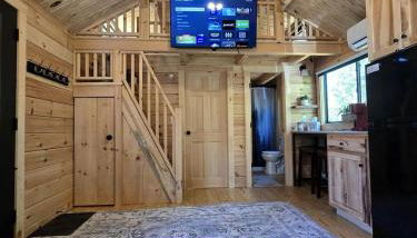 Incredible Modern Tiny Log Cabin near the Ammonoosuc River for a Romantic Getaway in New Hampshire - Foto 3
