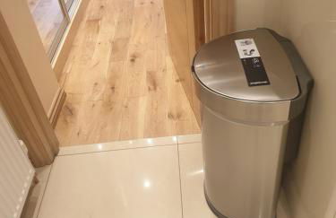 London Luxury Apartments 3 Bedroom Sleeps 8 with 3 Bathrooms 4 mins walk to tube free parking - Foto 31