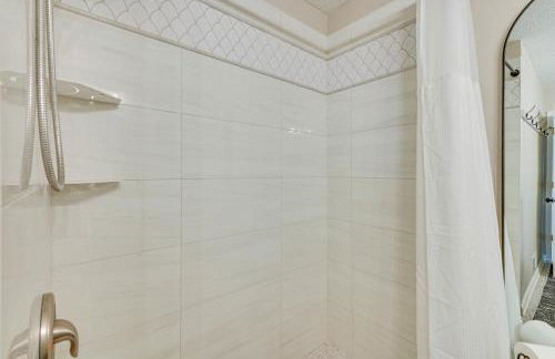 Riverfront Champlin Townhome with Deck and Water View! - Foto 26