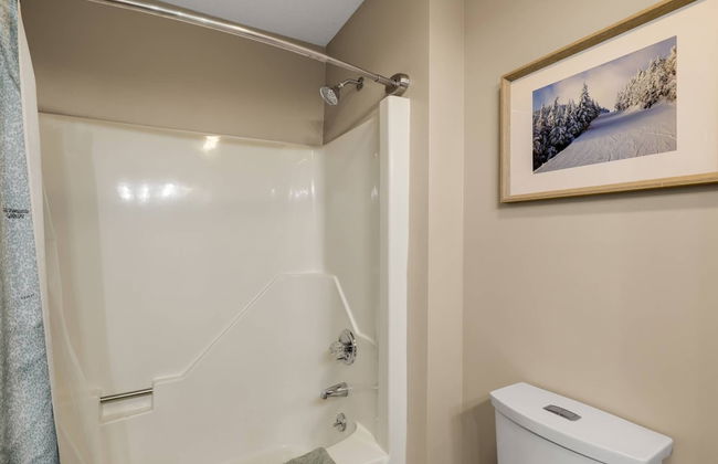 Valley Escape - Photo 36