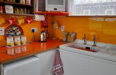 'Retro Retreat' Holiday chalet in the Norfolk Broads - Photo 15