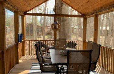 Knotty but Nice-sleeps 6-one minute to lake! - Foto 33