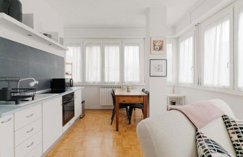 GuestHost - Milano Bright Apartment with parking - Foto 8