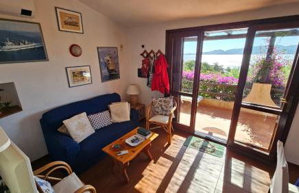LA TERRAZZA SUL MARE - panoramic cottage overlooking sea and Caprera island in a quiet residential area - 150 mt from the sea - Photo 14