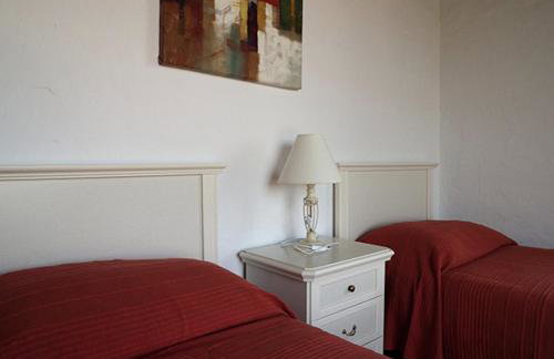 Spacious villa with 10x5m pool, aircon. Rural retreat, stunning views. - Foto 32