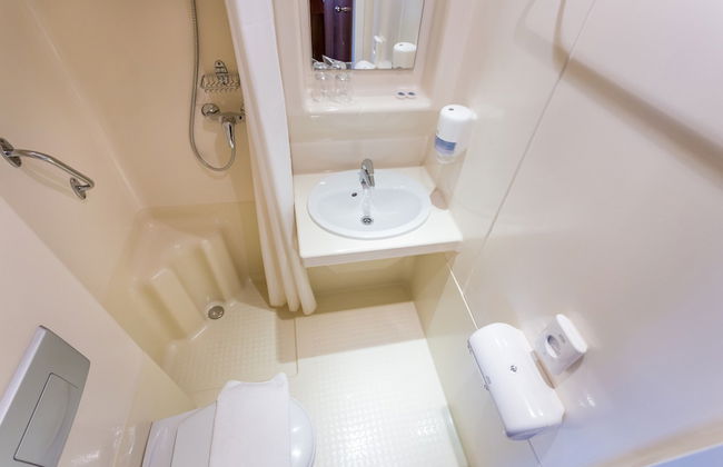 Grand Jules Boat Hotel Budapest - Photo 25