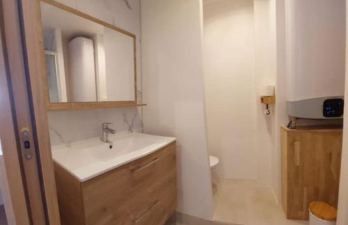 Front de mer - Emplacement prisé au calme - T2 moderne et entièrement climatisé - Tout à pieds - Foto 11