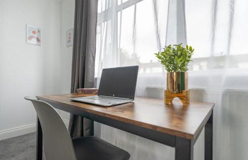 Elegant Bedroom -Near M25, Free Parking , Free WiFi - Foto 5