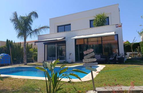 Villa lujosa con spa, piscina y sala de juegos PRIVADOS - Foto 13