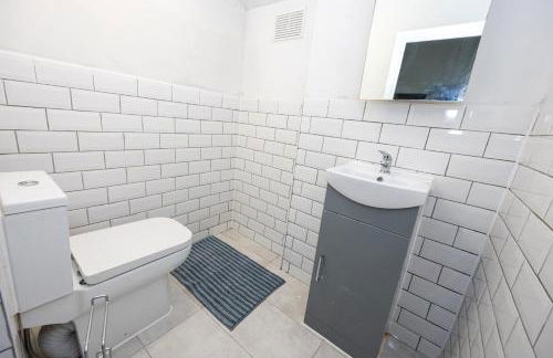 Modern 3BR House in Manchester, Ideal for Families, Sleeps 7 - Foto 36