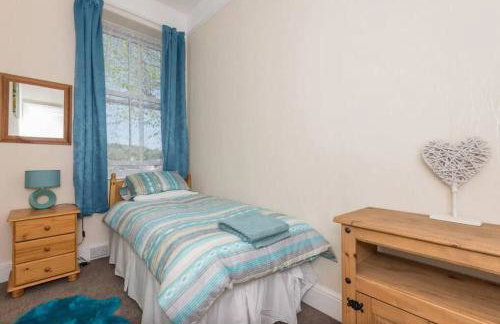 Bright 2 Bedroom Apartment near Seafront Central Penzance - Photo 6