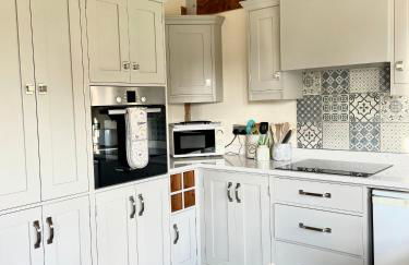 Leverets - Squirrel Lane Lodges Ludlow - Photo 2