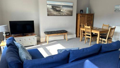 Central and Convenient with Private Parking - Foto 2