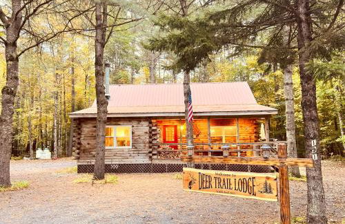 Stylish Forest Lodge with Large Hot Tub, Firepit and Fireplace minutes to Gore Mountain - Foto 23