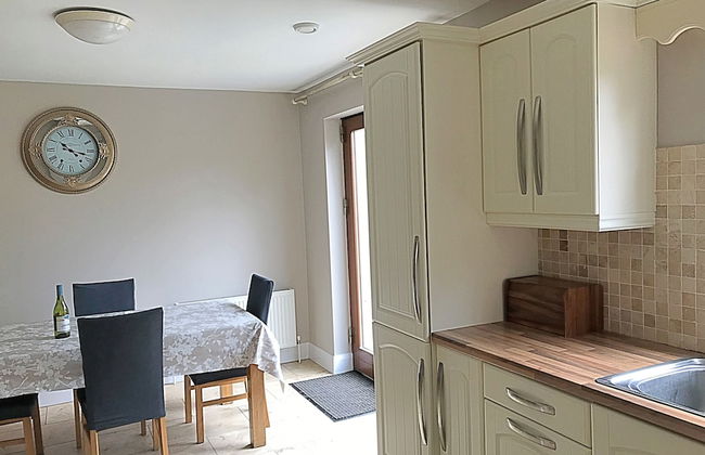 Immaculate 3-bed House With Private Secure Garden - Foto 15