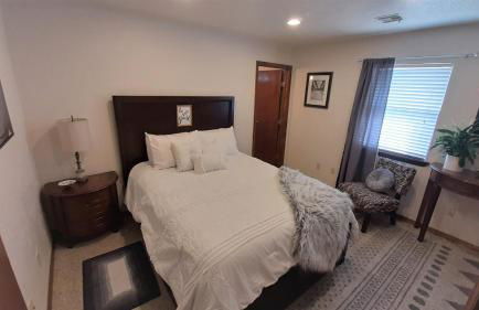 Near to OUHSC Hospitals-Garage Studio - Photo 45