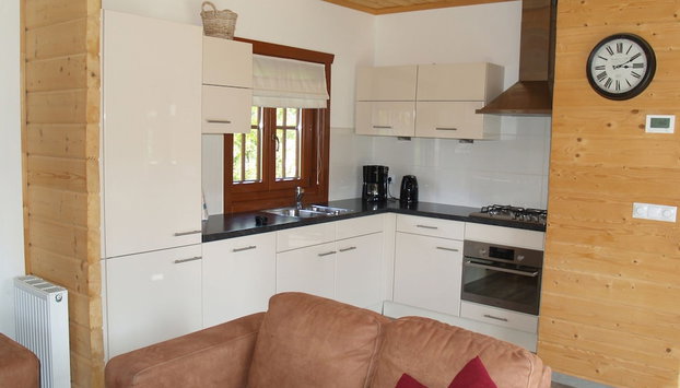Wooden Chalet in a Holiday Park in the Achterhoek - Foto 4, Eigene Küche