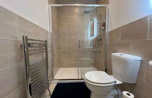 1 bed Apt close to Leeds Arena Sleeps up to 4 people F3 - Photo 14