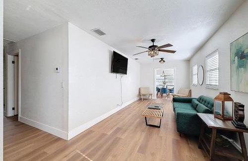 Newly Renovated | Minutes to Riverwalk & Beaches | Tampa Heights - Foto 28