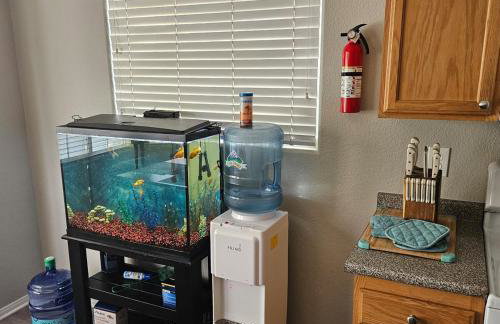 This cute 3 bedroom 2 and half bath is cozy - Photo 45