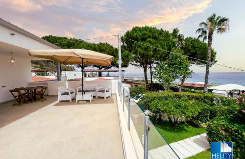 CALALUNGA PIETRAGRANDE - Exclusive Shoreline Haven - Photo 2