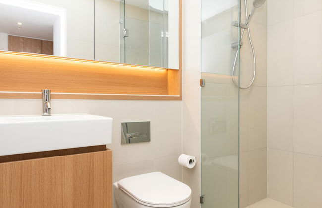 Modern Apartment in Darling Harbour - Photo 6