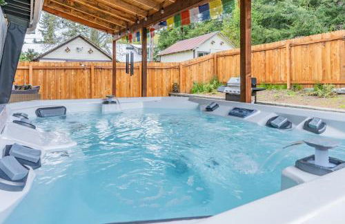 Mt Rainier Retreat with Spa Bathroom-Hot Tub-Fireplace - Foto 30