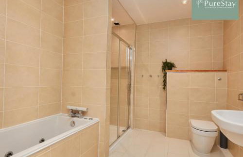 Fabulous Manchester House - 5 Beds Sleeps 8 - Free Parking - by PureStay - Foto 39