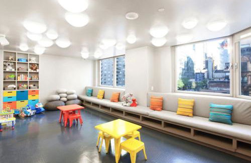 UES 1BR w Gym Rooftop Doorman nr The MET NYC-351 - Foto 18