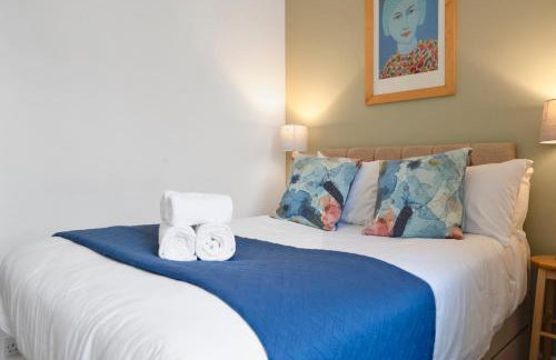Cozy with Character Vibrant Cottage Style Flat at Leith Links Park - Photo 10