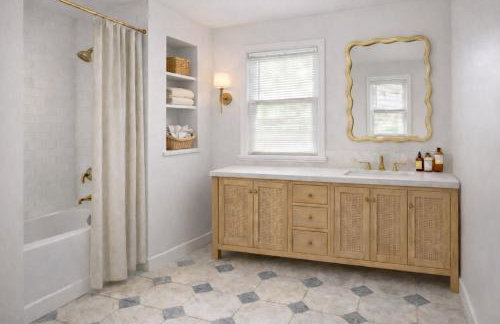 Renovated 4BR 20min to Arrowhead Stadium Sleeps 10 - Foto 10