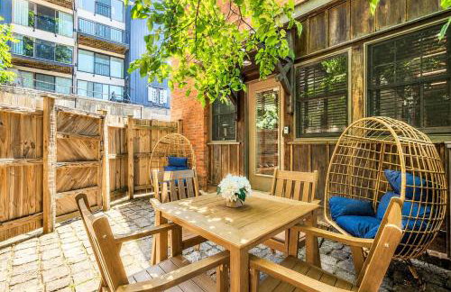 Jennifer's Historic Riverfront Loft Private Patio - Photo 4