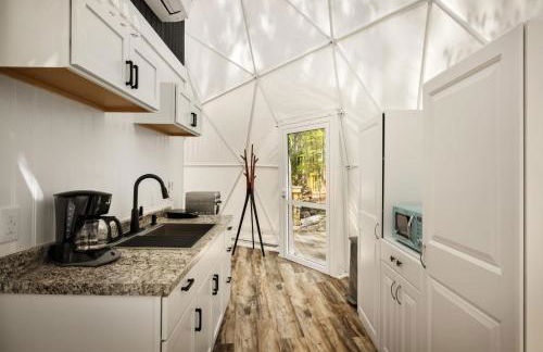 Luxe 2 Bed Dome w Hot Tub Deck Fire Pit & Bath - Foto 19