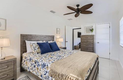 Ridgeway Villa - Revel in Sunlit Living with Backyard Gazebo & Pool - Foto 9