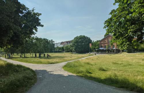 Zentral, nähe HBF, Supermarkt, Bahn vor Ort - Foto 27