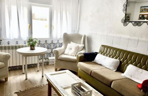 Charming House in El Poyo del Cid with Garden and Terrace - Foto 2