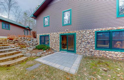 Up The Hill - Photo 32