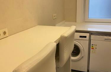 piso estacion de tren -bus soleado - Foto 8