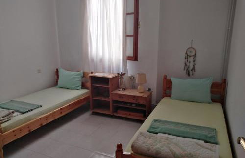 Kamari Beach guest house - Photo 25