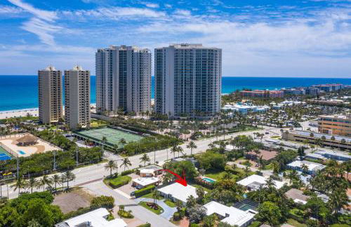 Across from Beach - Renovated Coastal Home, Gourmet Kitchen & Jetted Tub - by Maven Vacation Rentals - Foto 36