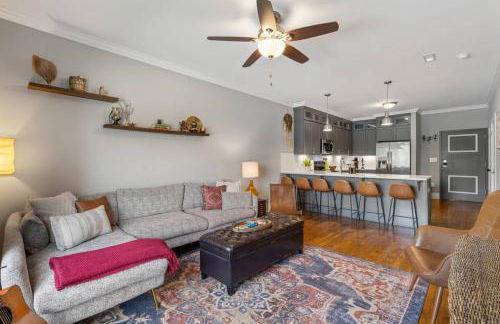 Only 4 Miles to Broadway with Free Parking and TVs in Bedrooms - Foto 6